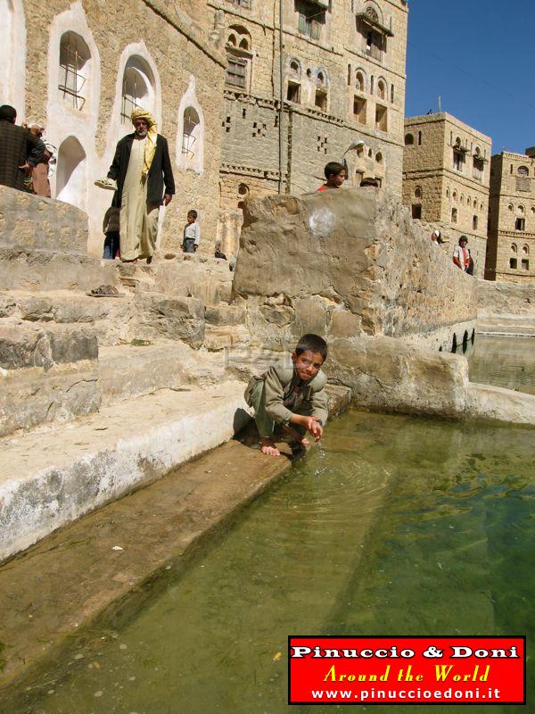 Yemen - Hababah (inside and outside the mosque) - 11.jpg